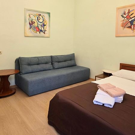Home Hotel Apartments On Mykhailivska Square - Kiev Bagian luar foto