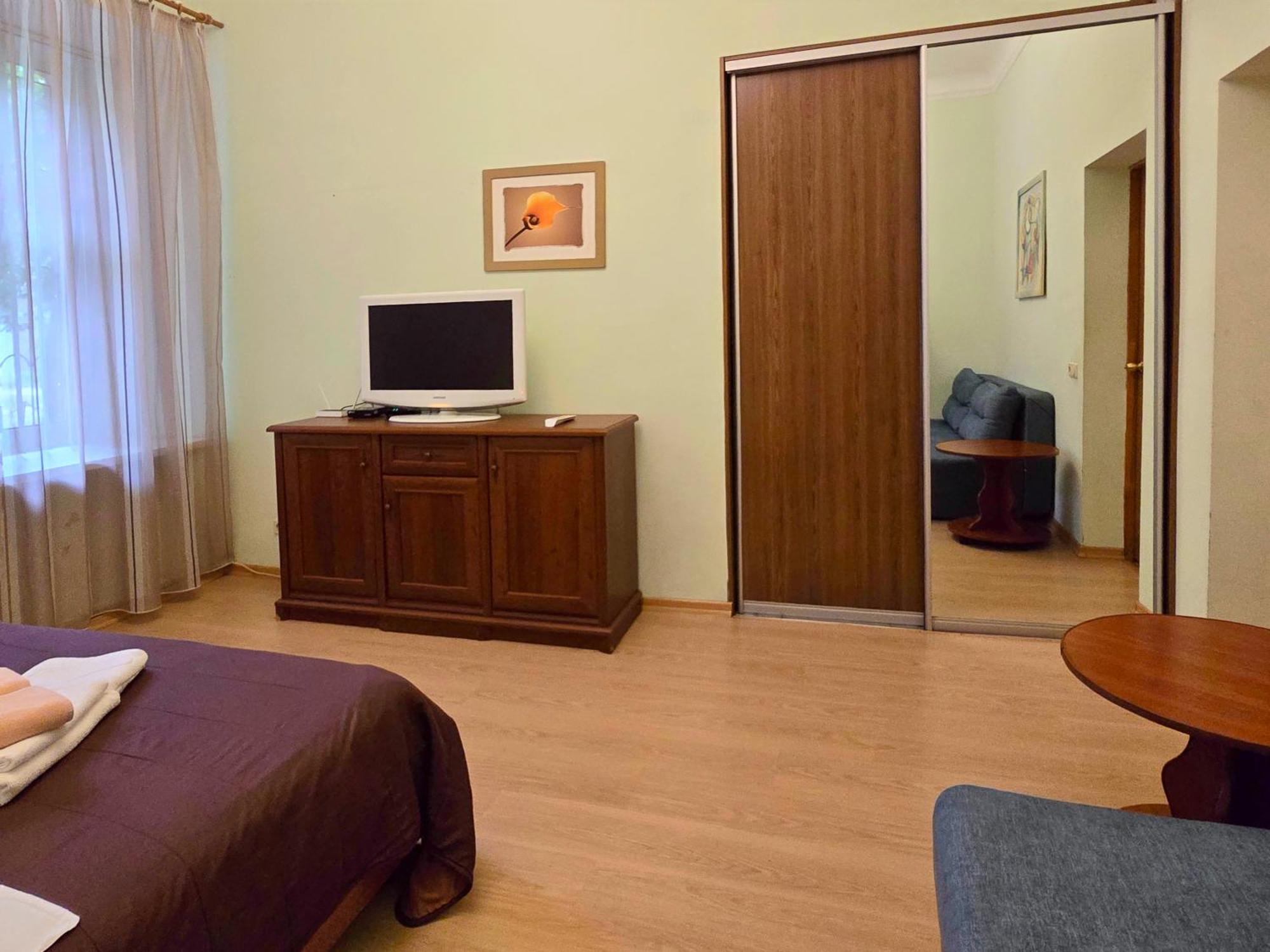 Home Hotel Apartments On Mykhailivska Square - Kiev Bagian luar foto