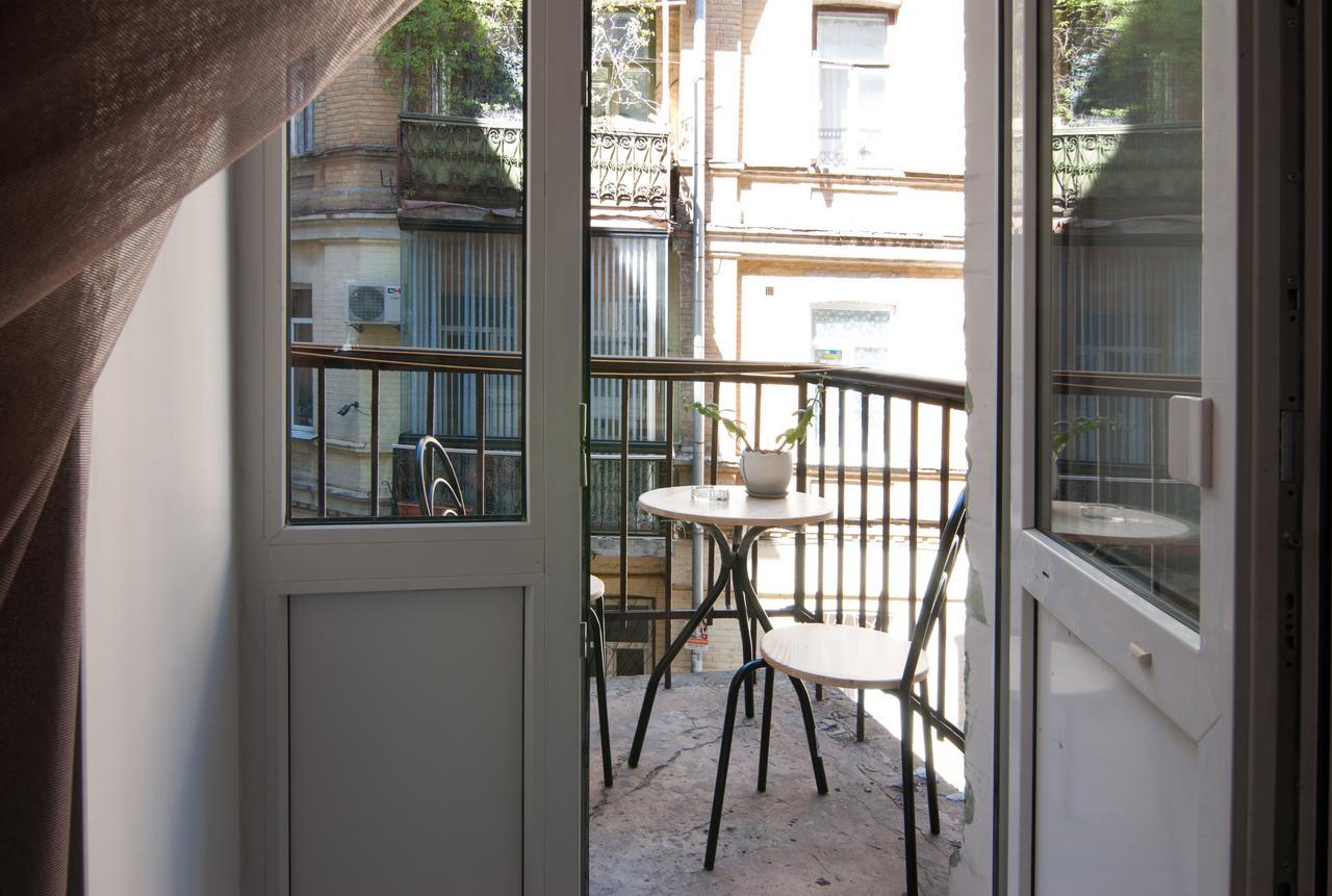 Home Hotel Apartments On Mykhailivska Square - Kiev Bagian luar foto