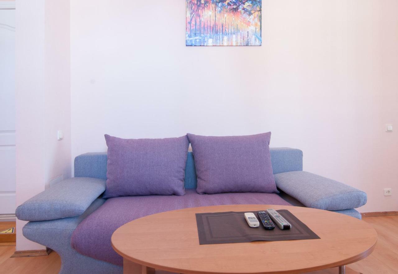 Home Hotel Apartments On Mykhailivska Square - Kiev Bagian luar foto